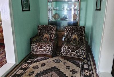 Casă cu 3 camere cu Teren 2796 Mp în Central