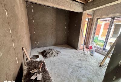 Casă cu 4 camere cu Canalizare în Central