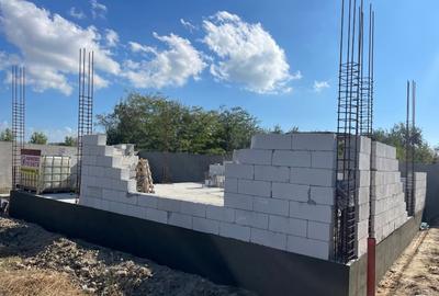 Casă individuală cu 4 camere cu Teren 400 Mp în Nord