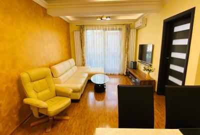 Apartament cu 3 camere semidecomandat în Decebal