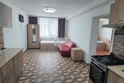 Apartament cu 2 camere semidecomandat, mobilat în Est