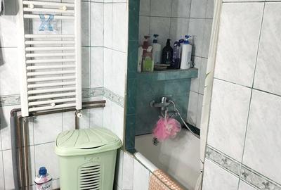 Apartament cu 3 camere decomandat în Feldioara