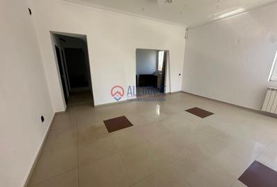 Spațiu comercial, de 60 mp, în Central