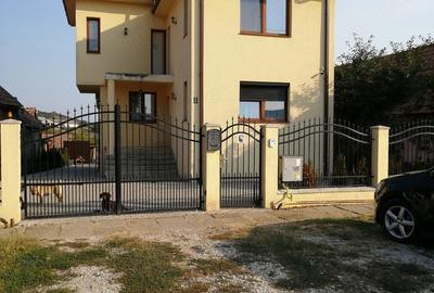Casă cu Teren 1260 Mp în Central