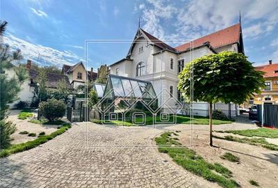 Birou, de 610 mp, în Central