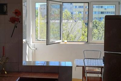 Apartament cu 3 camere decomandat în Pantelimon