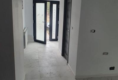 Casă cu Teren 1000 Mp în Mănăstirea Cașin - 4