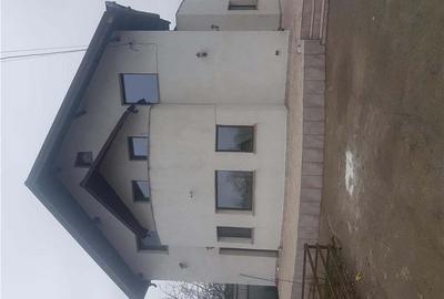 Casă cu 5 camere cu Teren 600 Mp în Cazasu - 2