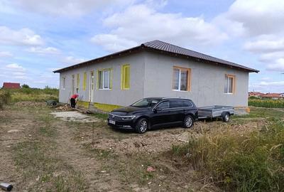 Casă cu 4 camere cu Teren 555 Mp în Centura