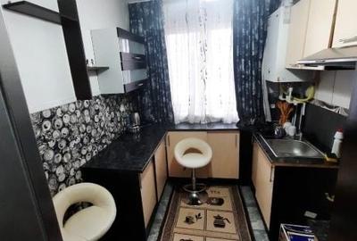 Apartament cu 3 camere semidecomandat în Podu Roș - 3