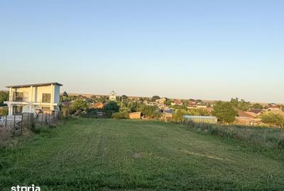 Teren de 2000 mp, în Corbu