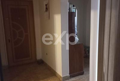 Apartament cu 2 camere decomandat în Războieni