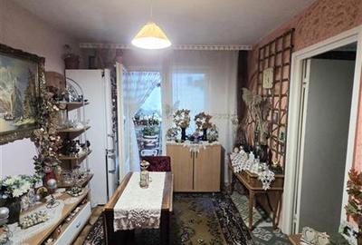 Apartament cu 3 camere semidecomandat în Groapa - 2