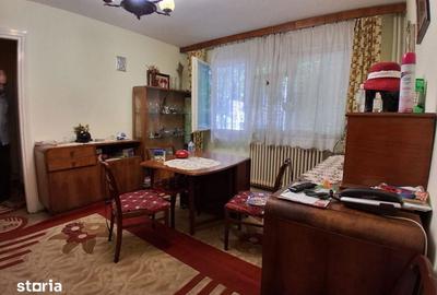 Apartament cu 3 camere în Podu Roș - 1