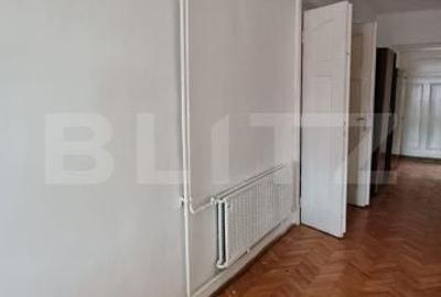 Apartament cu 5 camere în Central - 11
