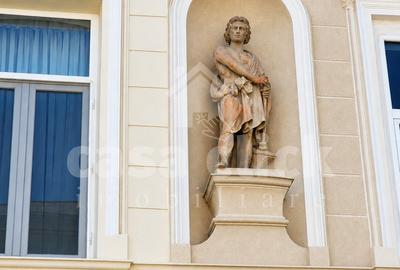 Apartament cu 6 camere decomandat, mobilat în Central