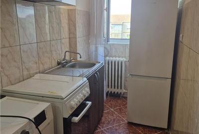 Garsonieră decomandată, mobilată în Soarelui
