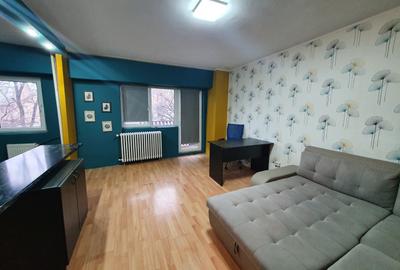 Garsonieră decomandată în Muncii