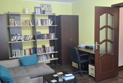 Apartament cu 2 camere decomandat în Tei