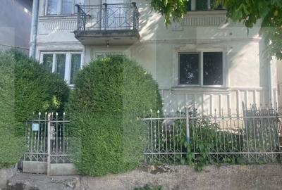 Casă individuală cu 5 camere cu Canalizare în Dorohoi