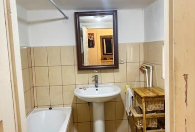 Casă cu 3 camere în Central - 1
