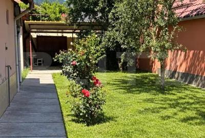 Casă cu 3 camere cu Teren 250 Mp în Central