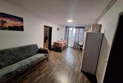 Apartament cu 3 camere decomandat în Centura