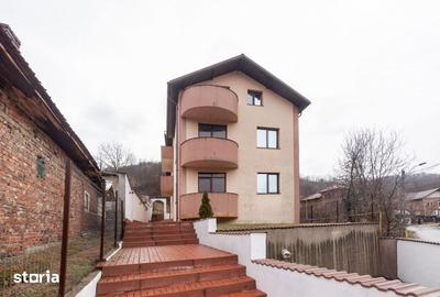 Casă cu 8 camere cu Teren 663 Mp în Ștefănești - 17