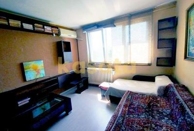 Apartament cu 3 camere semidecomandat în Ozana