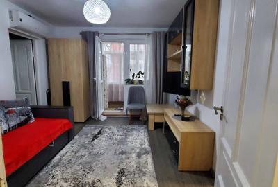 Apartament cu 2 camere semidecomandat, mobilat în Podu Roș