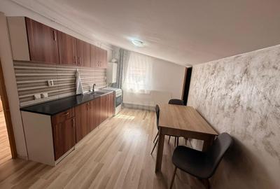 Apartament cu 3 camere semidecomandat în Florești