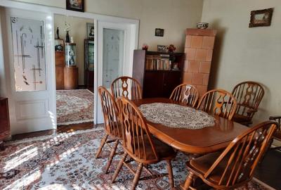 Casă cu 4 camere cu Teren 110 Mp în Central
