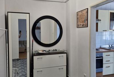 Apartament cu 2 camere semidecomandat în Berceni