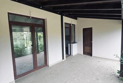 Casă cu 5 camere cu Teren 400 Mp în Giroc
