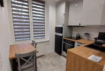 Garsonieră decomandată în Gorjului