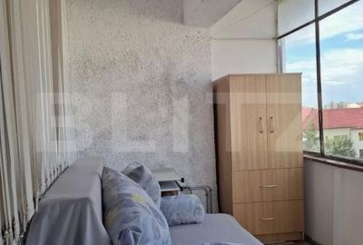 Apartament cu 3 camere decomandat în Calea București