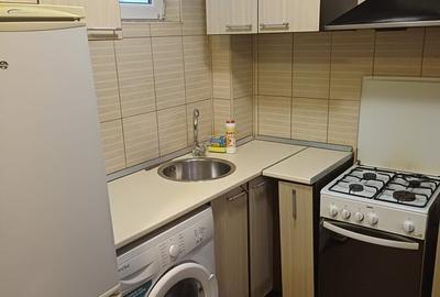Apartament cu 2 camere semidecomandat în Berceni