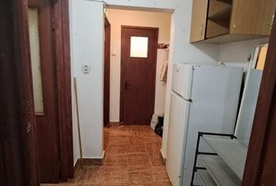Apartament cu 2 camere decomandat în Tei