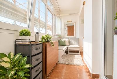 Apartament cu 3 camere decomandat în Micro 6 - 8