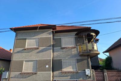 Casă cu 4 camere în Central - 2