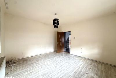 Casă cu 4 camere în Ghiroda