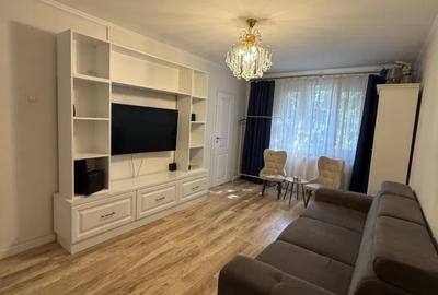 Apartament cu 3 camere decomandat în Dristor