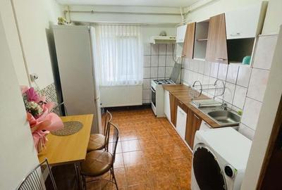 Apartament cu 2 camere decomandat în Lipovei
