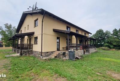 Casă cu 3 camere cu Teren 500 Mp în Central