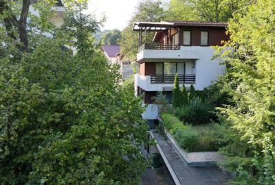 Casă cu 6 camere cu Teren 451 Mp în Schei - 4