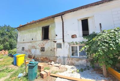 Casă cu 2 camere cu Canalizare în Cristian