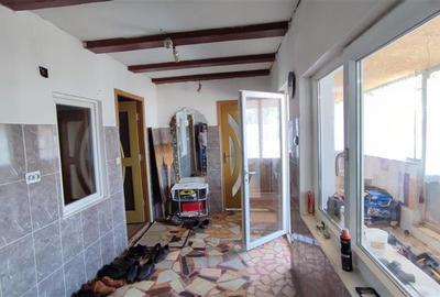 Casă cu 3 camere cu Teren 500 Mp în 9 Mai