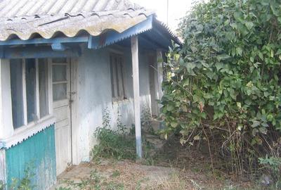 Casă cu Teren 1370 Mp în Prisăcani