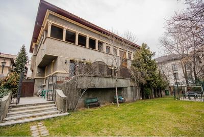 Casă cu 9 camere cu Canalizare în Capitale - 9