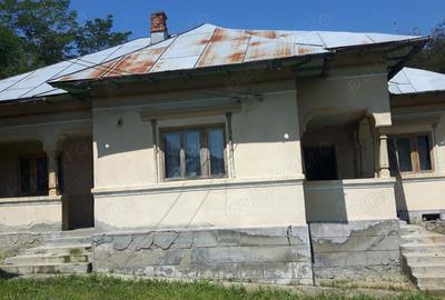 Casă cu 4 camere în Glodu (Călinești) - 1